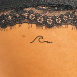 Één-Lijn-Golf Tatoeage