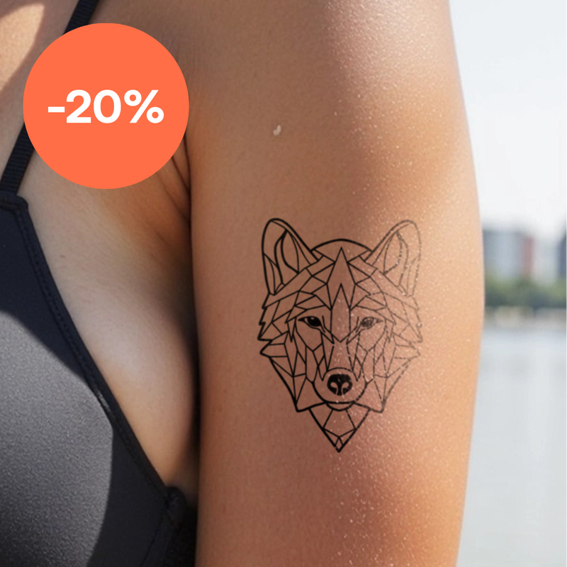 Grote geometrische wolf Tatoeage