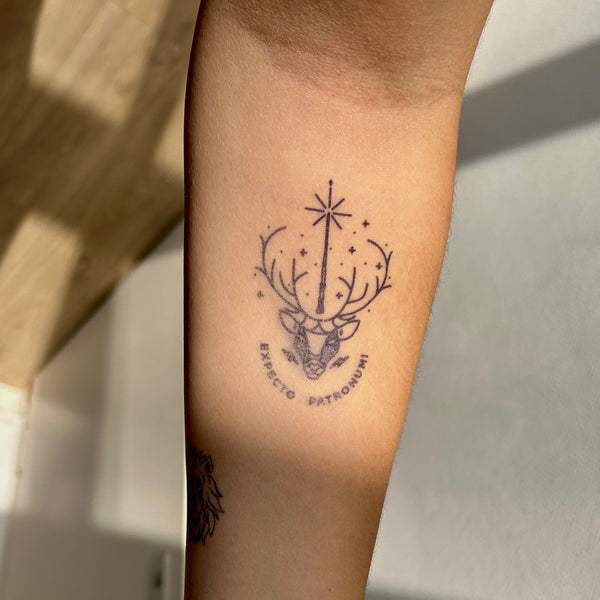 Harry Potter Expecto Patronum mit Hirsch Tattoo