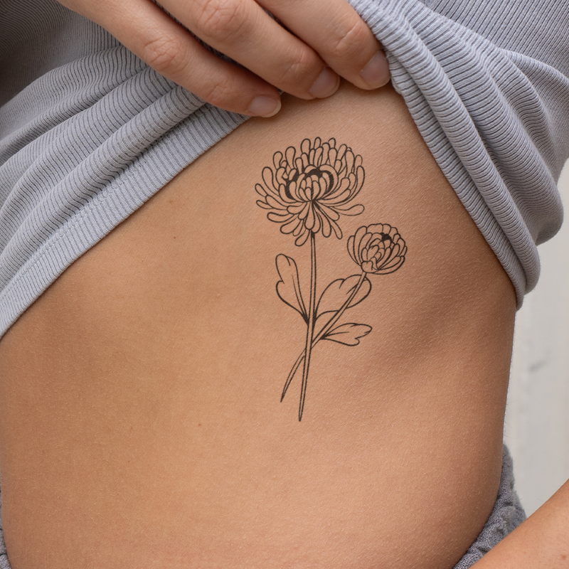 Tatouage de fleur de naissance chrysanthème de novembre