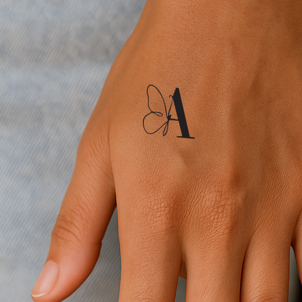 Vlinder met initialen tatoeage (A-Z)