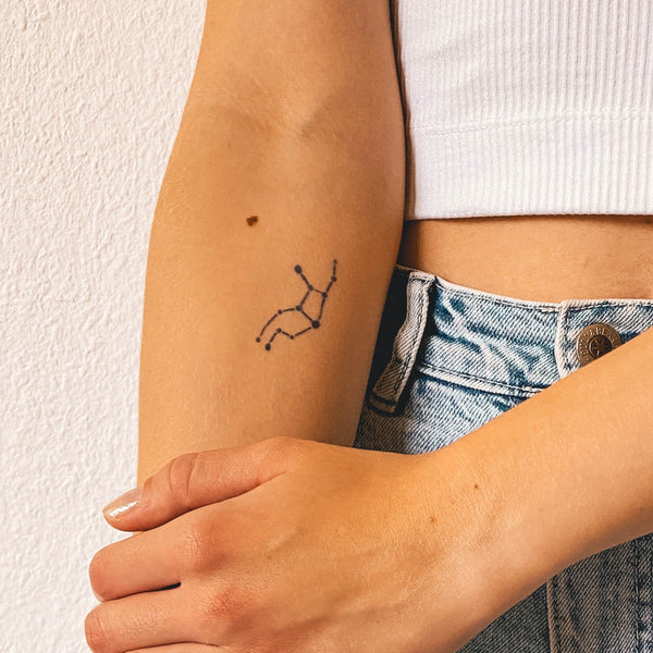 Le tatouage de la constellation de la Vierge 