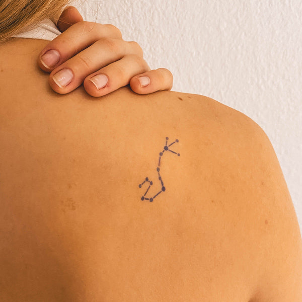 Le tatouage de la constellation du Scorpion 